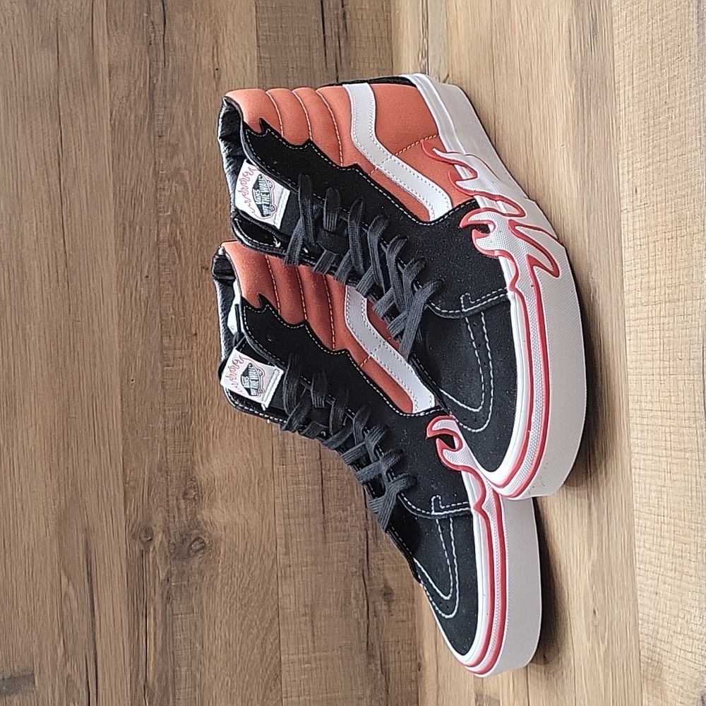 Van's SK8-Hi Flame in the box no lid authentic uper textile and leather.